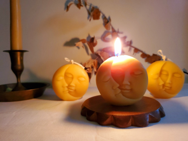 Moon and sun candle.ozkoi